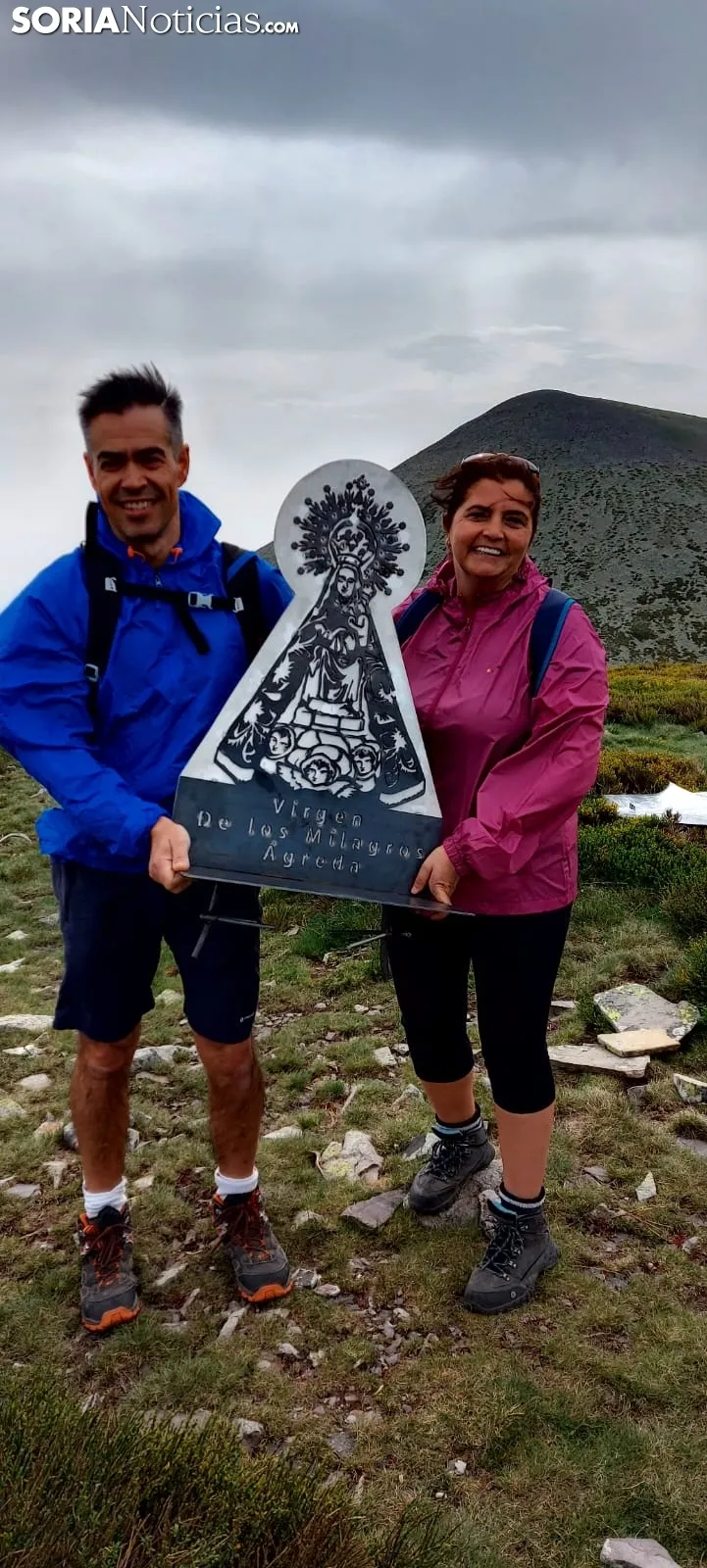 Foto 10 - Fotos: la Asociaci&oacute;n Amigos del Moncayo sube al Moncayo una Virgen de los Milagros de chapa