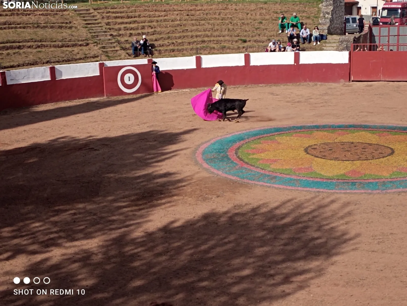 Una imagen de la tarde taurina hoy en Quintana. /SL