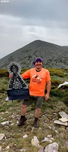 Foto 4 - Fotos: la Asociaci&oacute;n Amigos del Moncayo sube al Moncayo una Virgen de los Milagros de chapa