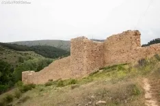 Aspecto actual de la muralla medieval de Soria, ya recuperada en un tramo de dos kilómetros, entre el puente de piedra y El Mirón.  FOTOS: MARÍA FERRER