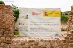 Aspecto actual de la muralla medieval de Soria, ya recuperada en un tramo de dos kilómetros, entre el puente de piedra y El Mirón.  FOTOS: MARÍA FERRER