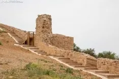 Aspecto actual de la muralla medieval de Soria, ya recuperada en un tramo de dos kilómetros, entre el puente de piedra y El Mirón.  FOTOS: MARÍA FERRER