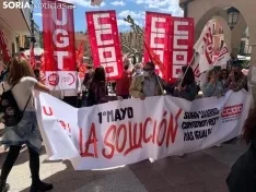 Foto 5 - M&aacute;s de un centenar de personas salen a la calle por el 1 de mayo