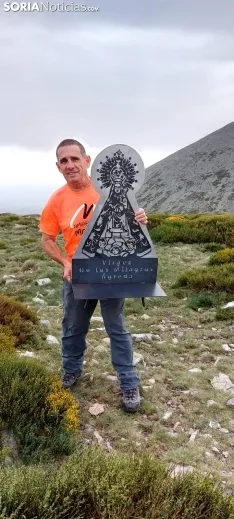 Foto 9 - Fotos: la Asociaci&oacute;n Amigos del Moncayo sube al Moncayo una Virgen de los Milagros de chapa