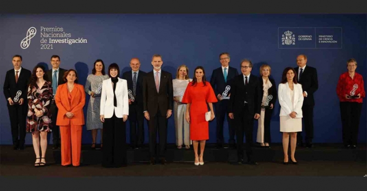 VIDEO | El doctor soriano Jesús San Miguel recoge de la mano de los Reyes el Premio Nacional de Investigación
