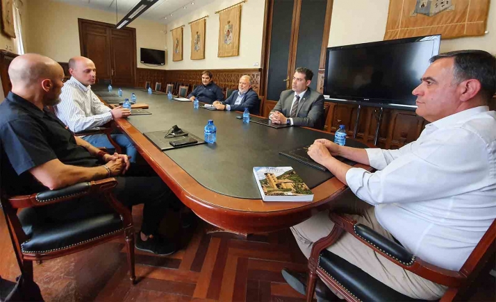 La Diputación y la Asociación Pueblos más Bonitos de España estechan lazos