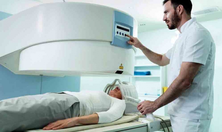 La Junta invierte casi 1,3 M€ en un nuevo equipo de resonancia magnética para el Hospital Santa Bárbara