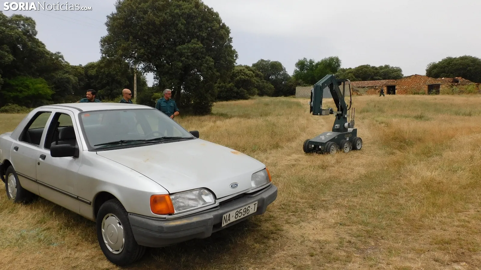 Foto 10 - En im&aacute;genes: Los TEDAX hacen una 'explosiva' visita al Cubo de la Solana