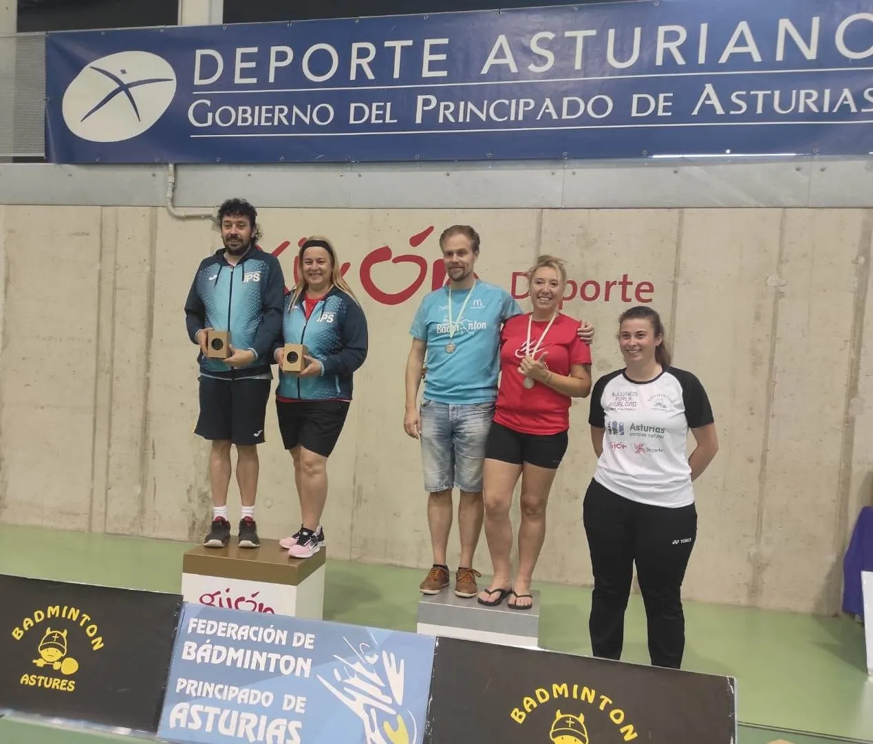 Foto 2 - Resultados de &eacute;xito para el b&aacute;dminton soriano