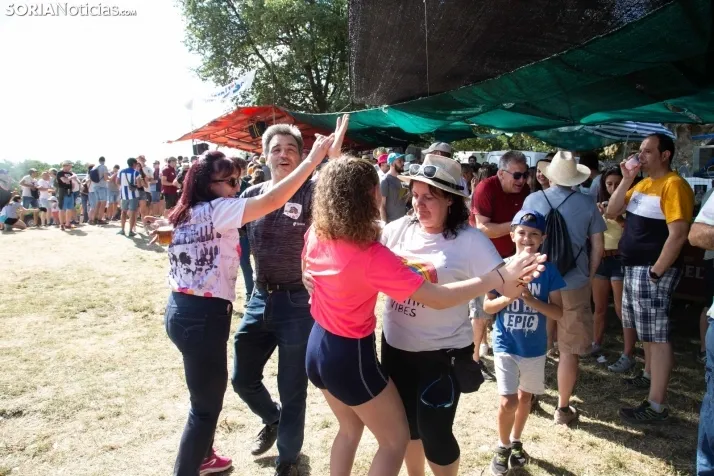 Cálido ambiente en los chiringuitos / Maria Ferrer