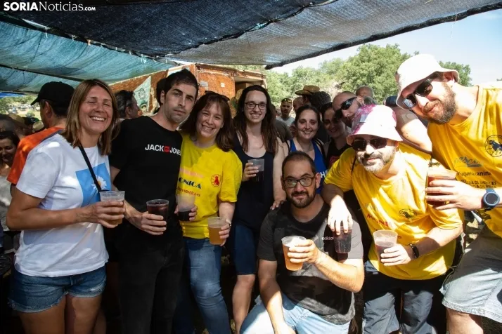 Cálido ambiente en los chiringuitos / Maria Ferrer