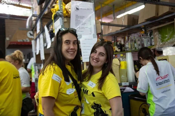 Cálido ambiente en los chiringuitos / Maria Ferrer