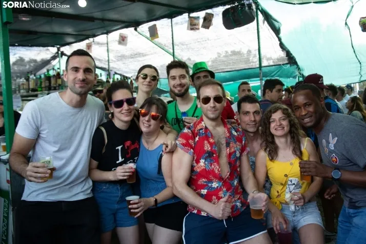 Cálido ambiente en los chiringuitos / Maria Ferrer
