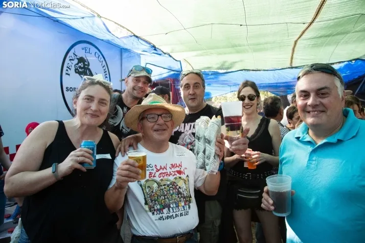 Cálido ambiente en los chiringuitos / Maria Ferrer