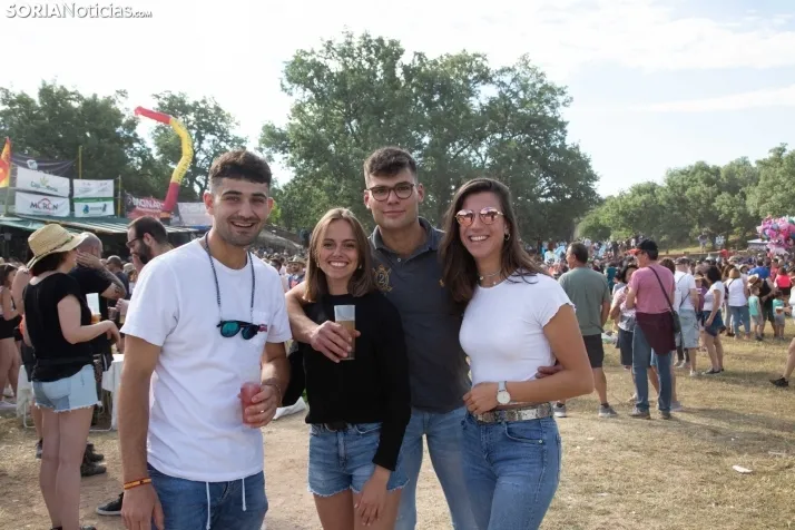Cálido ambiente en los chiringuitos / Maria Ferrer