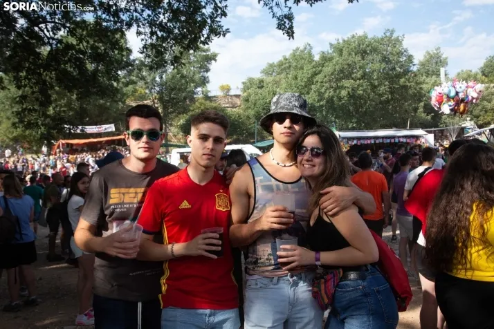 Cálido ambiente en los chiringuitos / Maria Ferrer