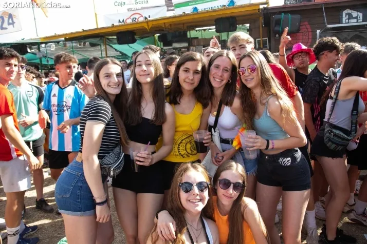 Cálido ambiente en los chiringuitos / Maria Ferrer