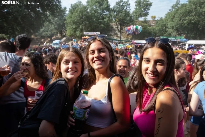 Cálido ambiente en los chiringuitos / Maria Ferrer