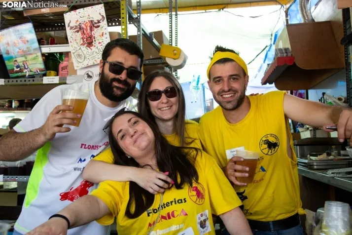 Cálido ambiente en los chiringuitos / Maria Ferrer