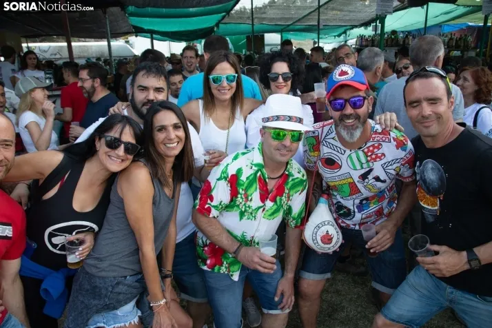 Cálido ambiente en los chiringuitos / Maria Ferrer