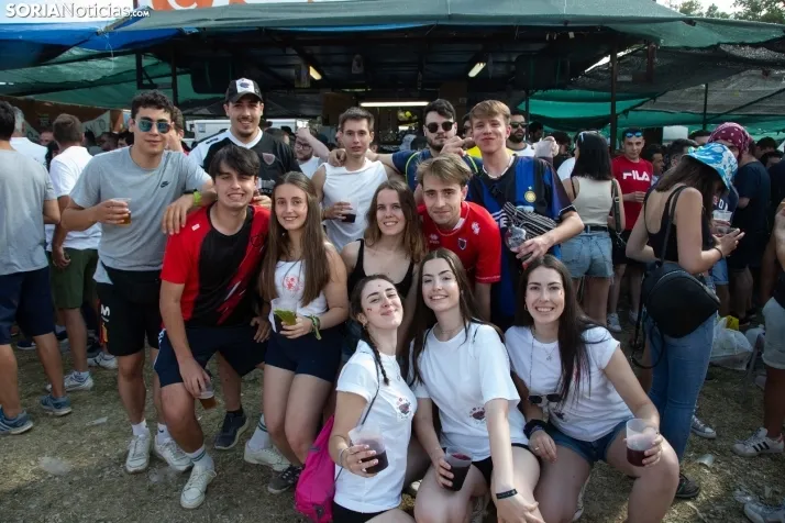 Cálido ambiente en los chiringuitos / Maria Ferrer
