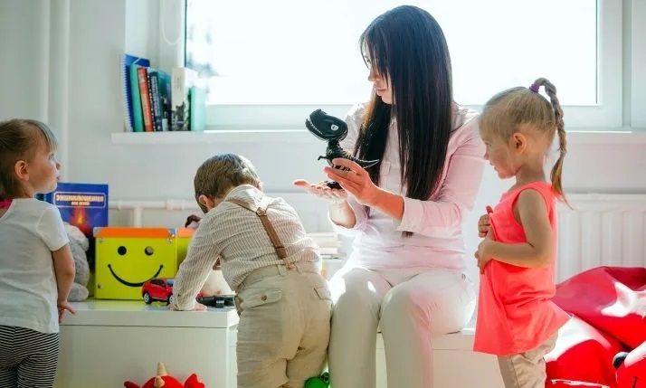 Castilla y León convoca dos líneas de ayudas para facilitar la conciliación a través de reducciones de jornada y excedencias