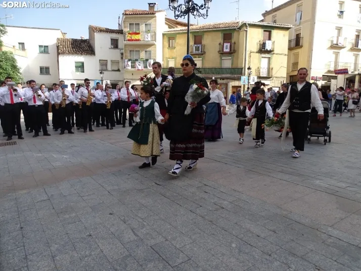 Una imagen de la ofrenda floral en Ágreda este viernes. /PC
