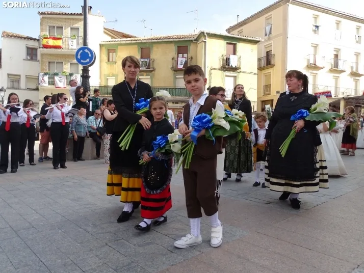 Una imagen de la ofrenda floral en Ágreda este viernes. /PC