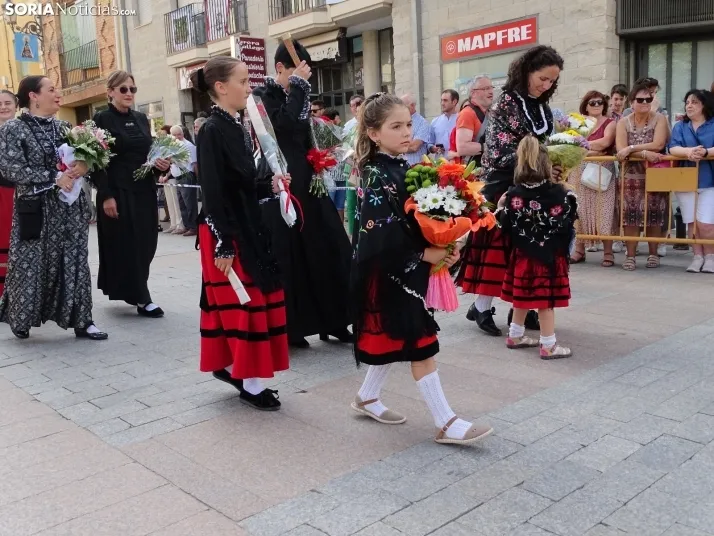 Una imagen de la ofrenda floral en Ágreda este viernes. /PC