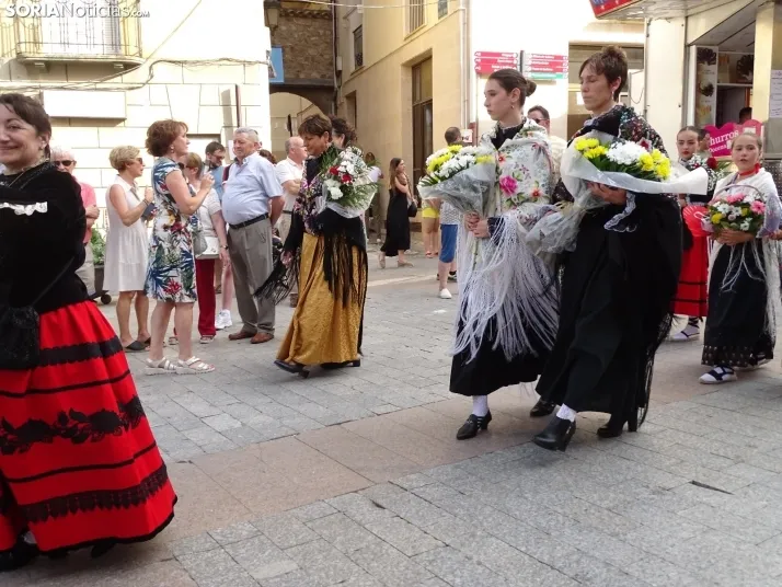 Una imagen de la ofrenda floral en Ágreda este viernes. /PC