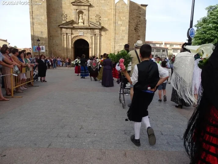 Una imagen de la ofrenda floral en Ágreda este viernes. /PC