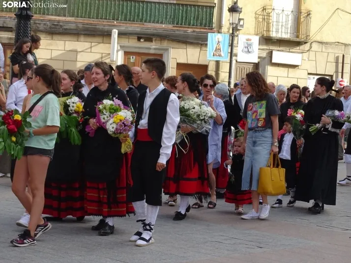 Una imagen de la ofrenda floral en Ágreda este viernes. /PC