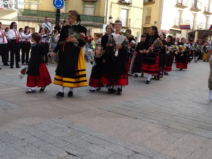 Una imagen de la ofrenda floral en Ágreda este viernes. /PC