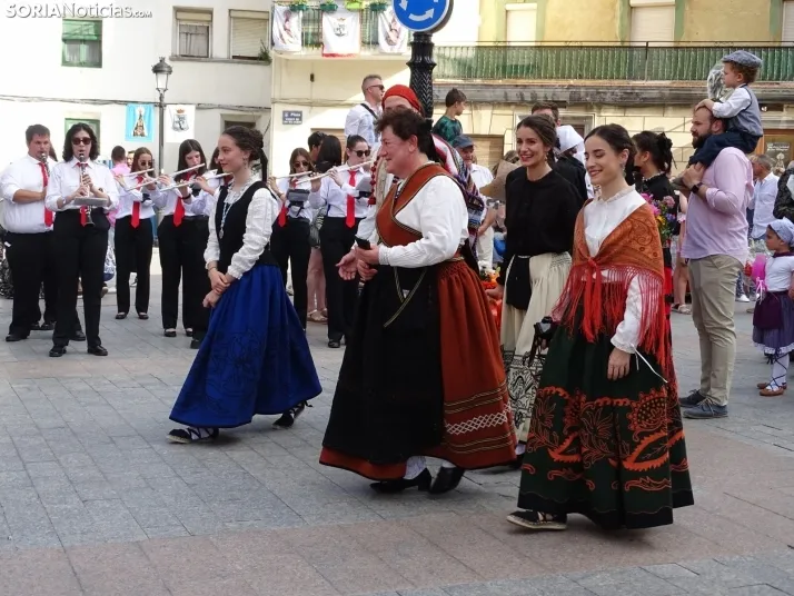 Una imagen de la ofrenda floral en Ágreda este viernes. /PC