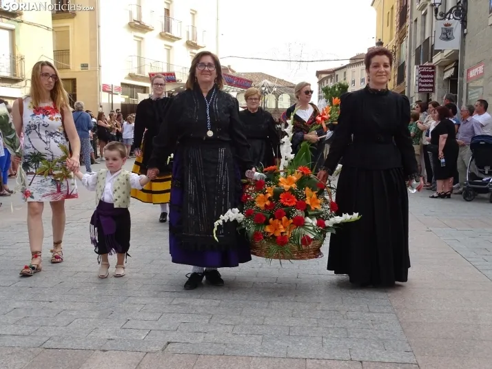 Una imagen de la ofrenda floral en Ágreda este viernes. /PC