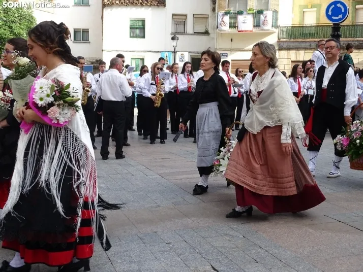 Una imagen de la ofrenda floral en Ágreda este viernes. /PC