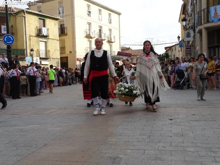 Una imagen de la ofrenda floral en Ágreda este viernes. /PC