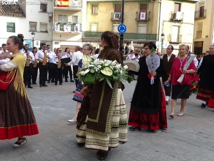 Una imagen de la ofrenda floral en Ágreda este viernes. /PC