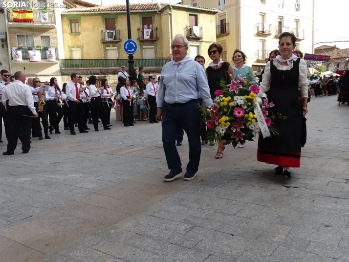 Una imagen de la ofrenda floral en Ágreda este viernes. /PC
