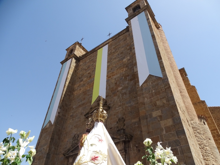 Fotos: &Aacute;greda vive su d&iacute;a grande en honor a la Virgen de los Milagros 