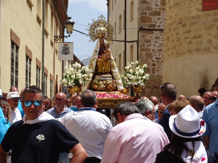 Fotos: &Aacute;greda vive su d&iacute;a grande en honor a la Virgen de los Milagros 