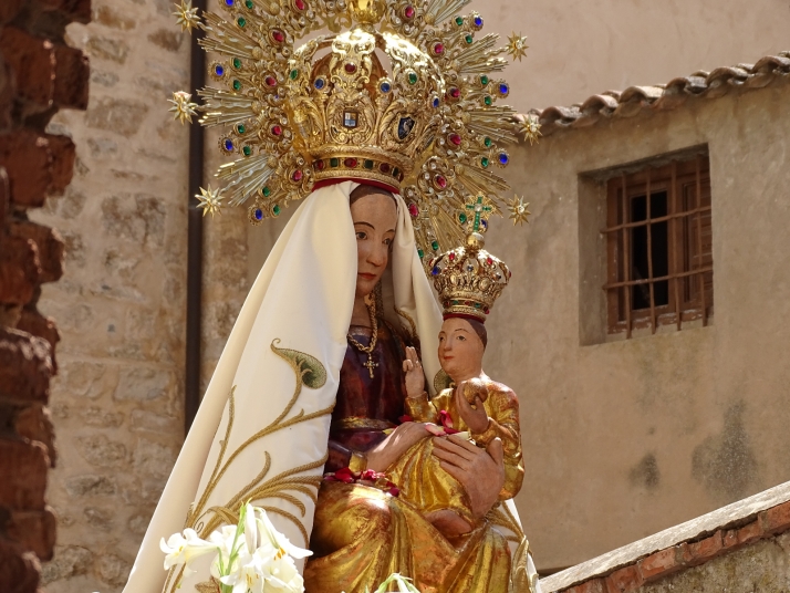 Fotos: &Aacute;greda vive su d&iacute;a grande en honor a la Virgen de los Milagros 