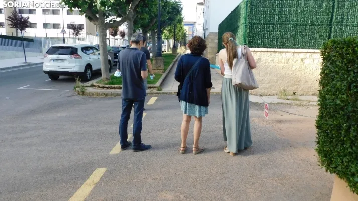 Fotos: cientos de opositores llegan a Soria para examinarse en el IES Castilla