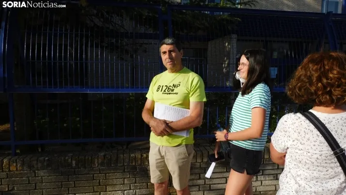 Fotos: cientos de opositores llegan a Soria para examinarse en el IES Castilla