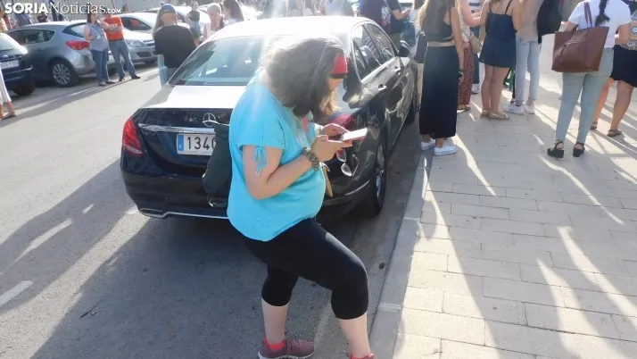 Fotos: cientos de opositores llegan a Soria para examinarse en el IES Castilla