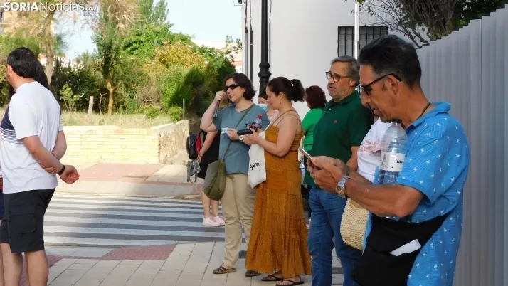Fotos: cientos de opositores llegan a Soria para examinarse en el IES Castilla