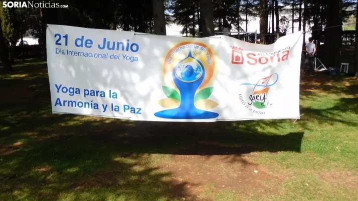 Fotos: La Dehesa se llena de paz para celebrar el D&iacute;a Internacional del Yoga