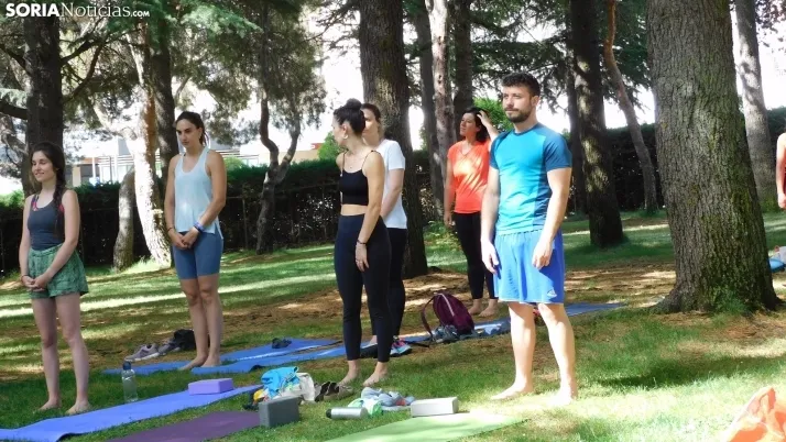 Fotos: La Dehesa se llena de paz para celebrar el D&iacute;a Internacional del Yoga