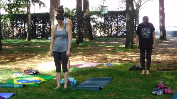 Fotos: La Dehesa se llena de paz para celebrar el D&iacute;a Internacional del Yoga
