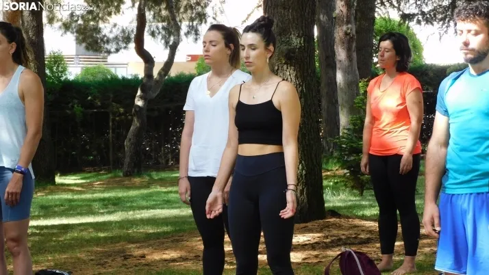 Fotos: La Dehesa se llena de paz para celebrar el D&iacute;a Internacional del Yoga